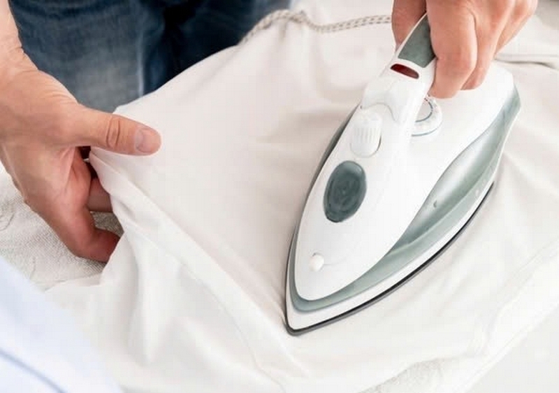 Cách gấp áo polo ảnh 6