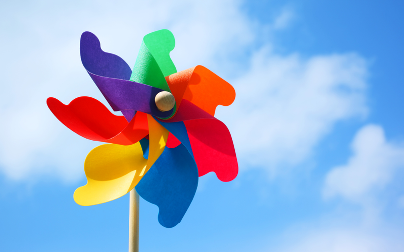 Cách làm chong chóng giấy xoay trong gió