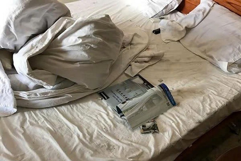 cách giặt ruột gối bị mốc ảnh 2