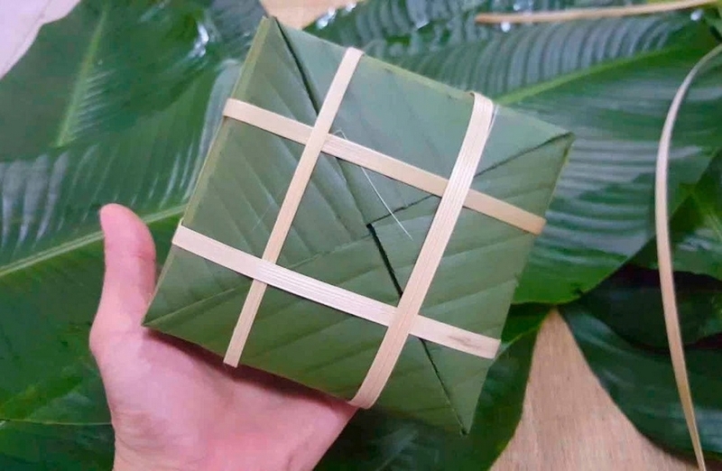 Cách gói bánh chưng bằng khuôn ảnh 4