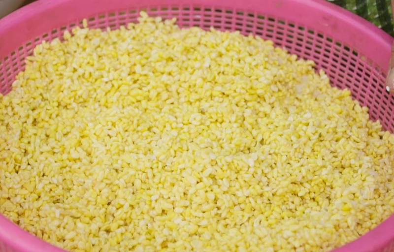 C&aacute;ch g&oacute;i b&aacute;nh chưng d&agrave;i ảnh 9