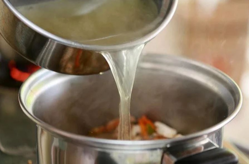 cách khắc phục món ăn bị mặn 3
