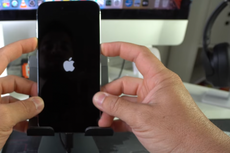 cách khởi động lại iPhone 17 (3)