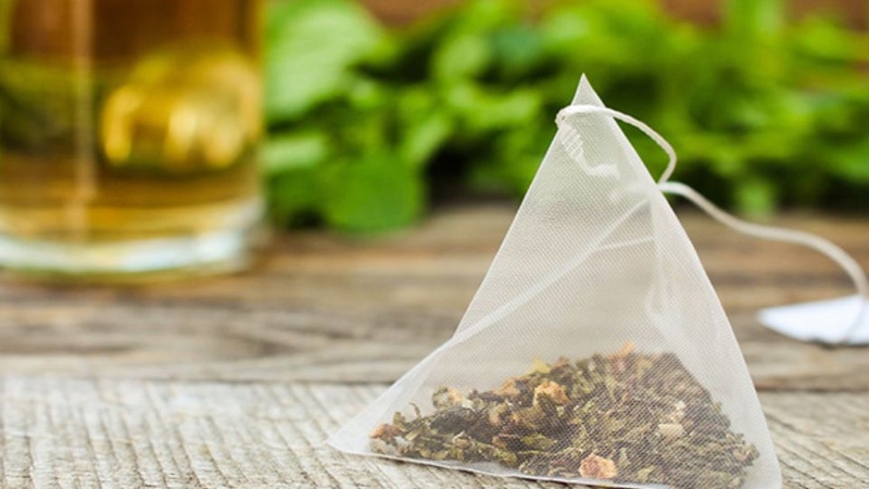 Đặt gói khử mùi tự nhiên
