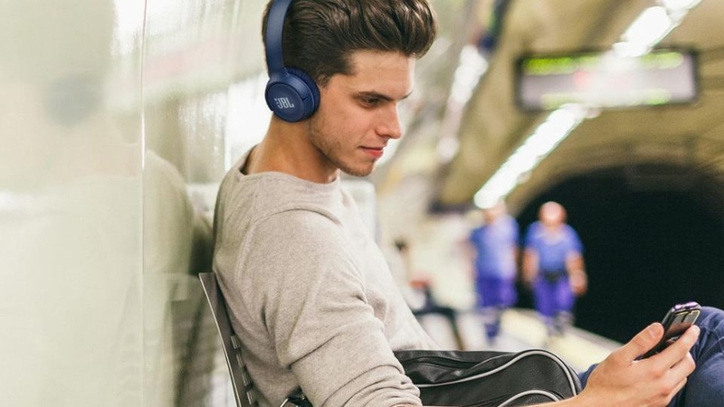 Cách kiểm tra tai nghe JBL chính hãng 1