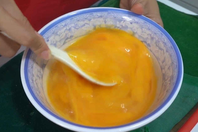 cách làm bánh flan caramen lá dứa 2