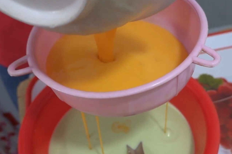 cách làm bánh flan caramen lá dứa 7