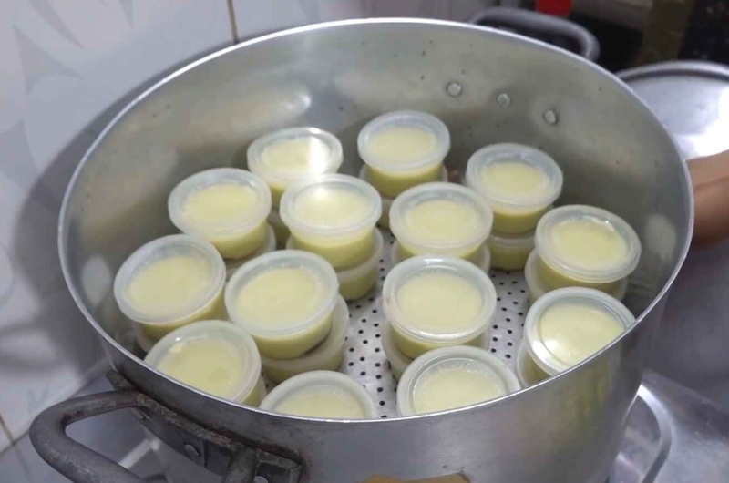 cách làm bánh flan caramen lá dứa 9
