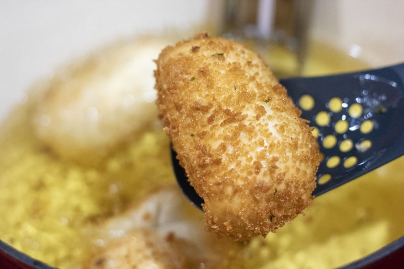 Khám phá cách làm bánh mì nhân cà ri Nhật Bản thơm ngon, giòn rụm