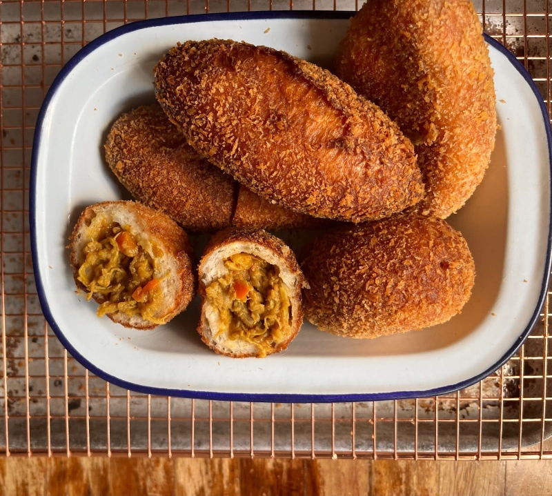 Khám phá cách làm bánh mì nhân cà ri Nhật Bản thơm ngon, giòn rụm