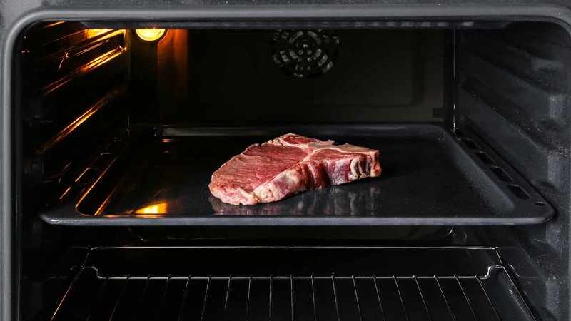 Sắp xếp thịt v&agrave;o l&ograve;