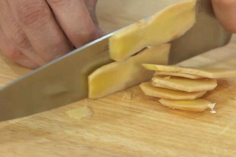 cách làm bún cá ngừ hộp hình 3