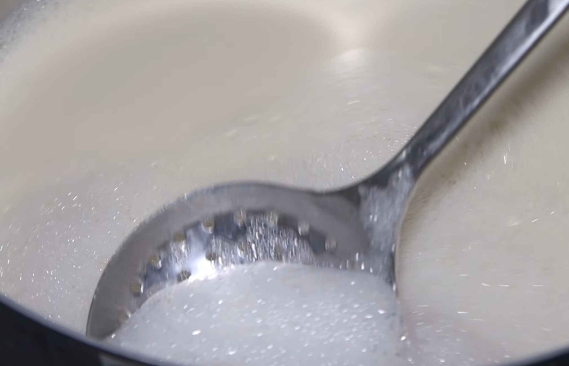 Thường xuyên hớt bọt