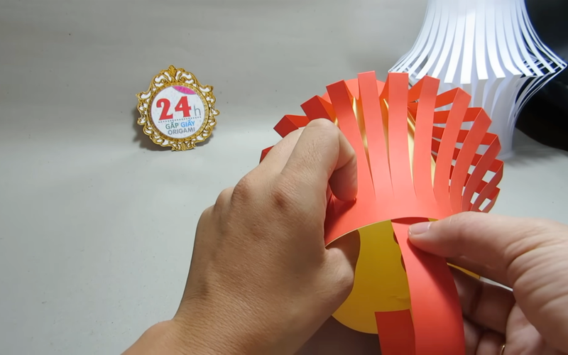 Bước 3: Lắp dây treo và ánh sáng