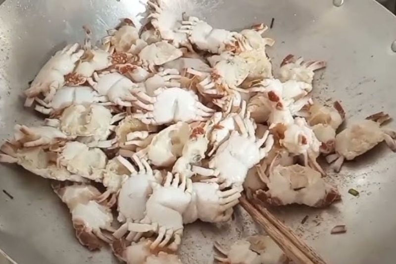cách làm ghẹ sữa rang me 3