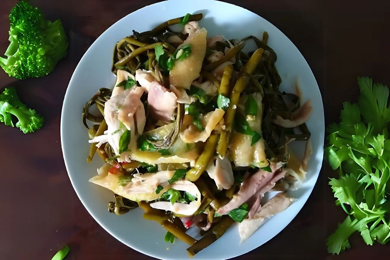cách làm gỏi gà rau móp giòn ngon