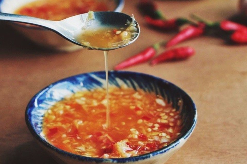 cách làm gỏi gà rau móp - nước trộn gỏi chua ngọt