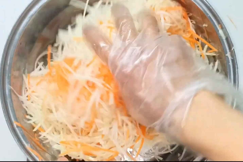 Ướp su hào và cà rốt