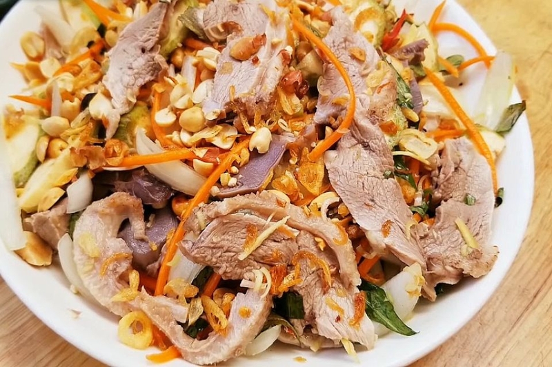Thành phẩm gỏi vịt bóp thấu chuối xanh
