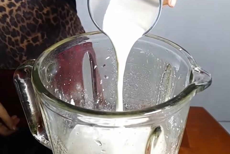 Thêm 220ml sữa tươi không đường