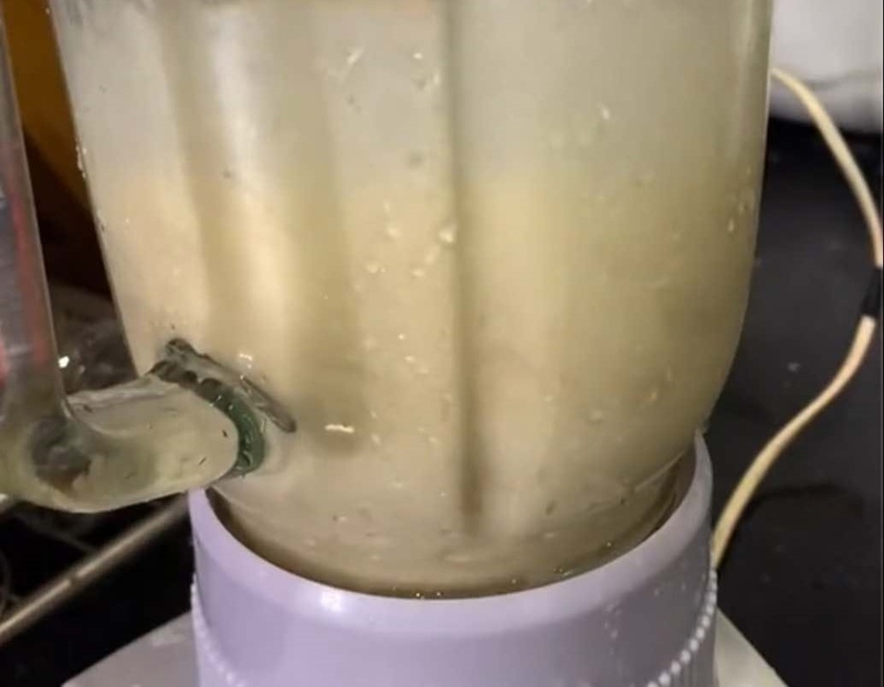 Xay nhuyễn hỗn hợp kem nhãn