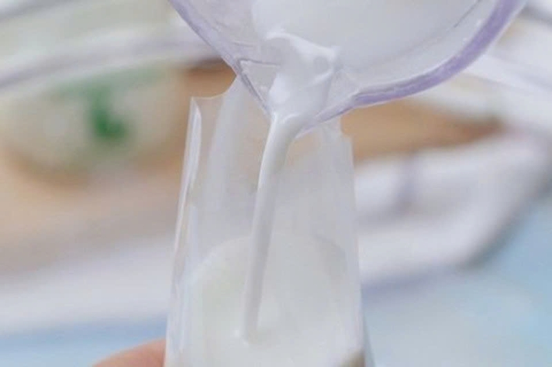 cách làm kem sữa chua túi ảnh 3