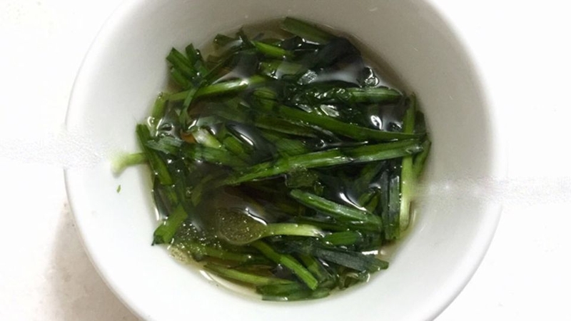 cách làm lá hẹ hấp đường phèn 4