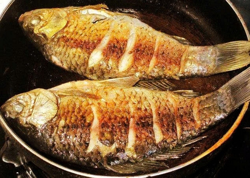 cách làm lẩu cá chép bằng bếp từ ảnh 2