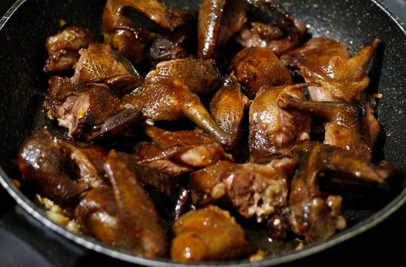 Cách làm lẩu cháo chim câu - 06