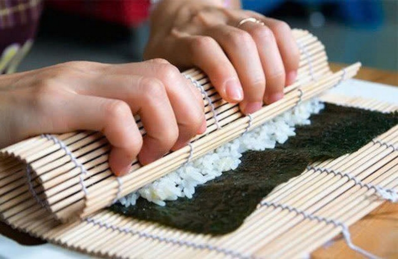 cách làm maki sushi ảnh 5
