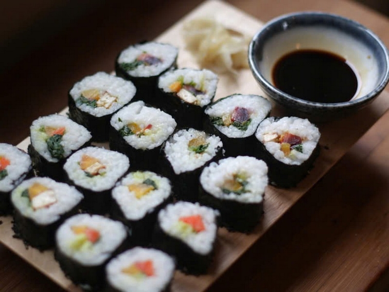 cách làm maki sushi ảnh 7