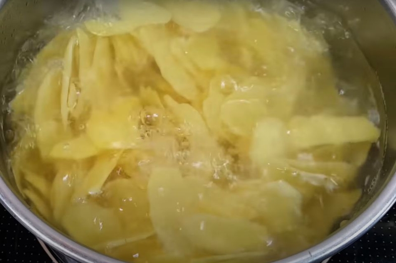 Bước 3: Luộc gừng