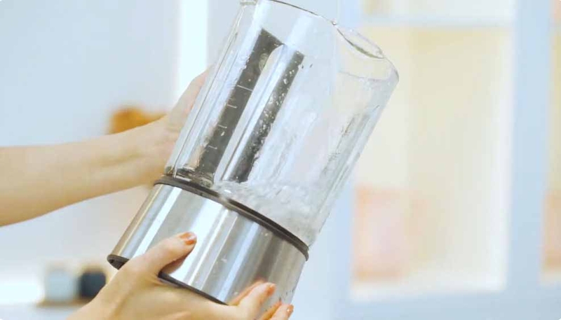 cách làm sạch lưỡi xay máy làm sữa hạt 4