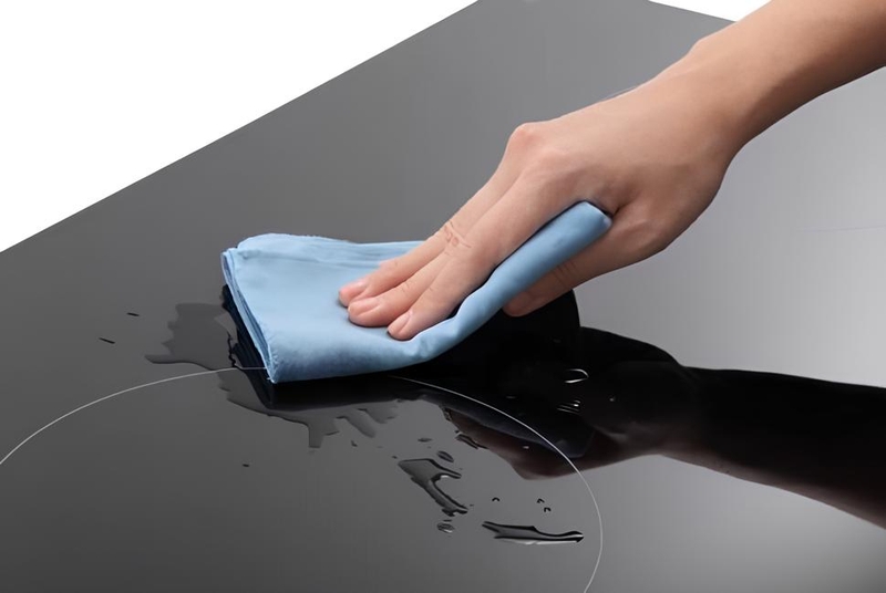 cách làm sạch mặt kính bếp từ 6