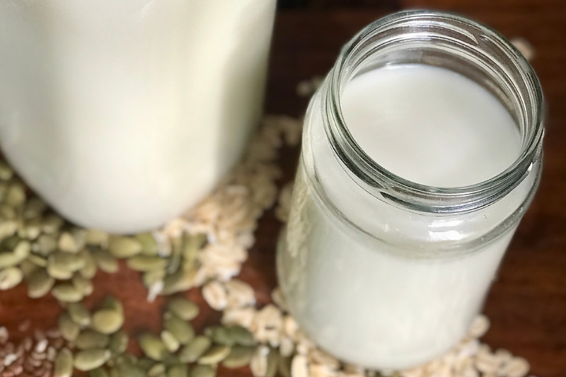 Cách làm sữa hạt bí xanh (5)