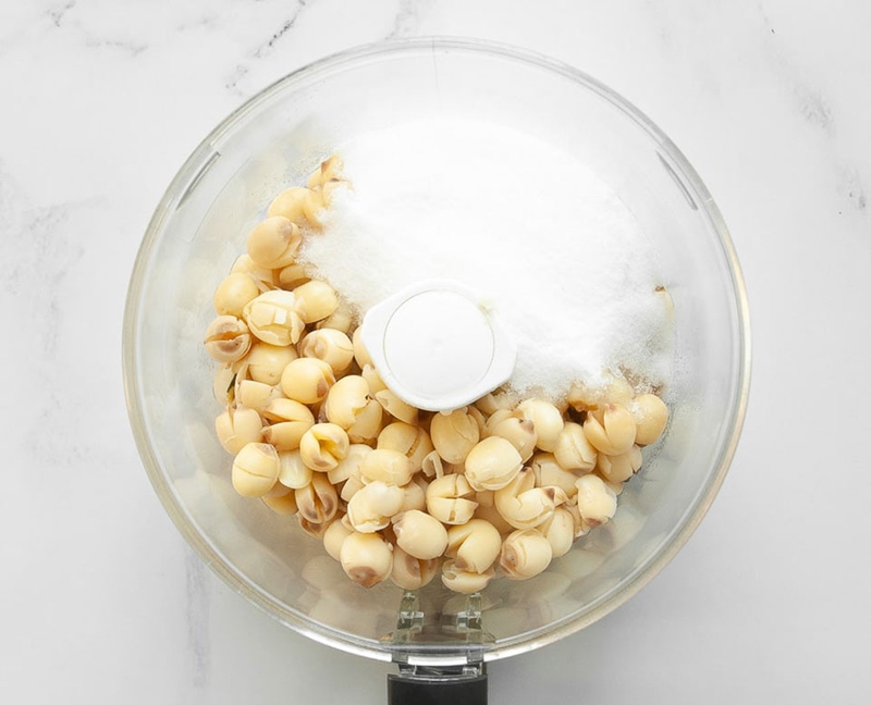 C&aacute;ch l&agrave;m sữa hạt sen cho b&eacute; - 03