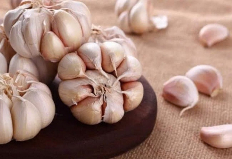 cách làm tháp tỏi ảnh 3