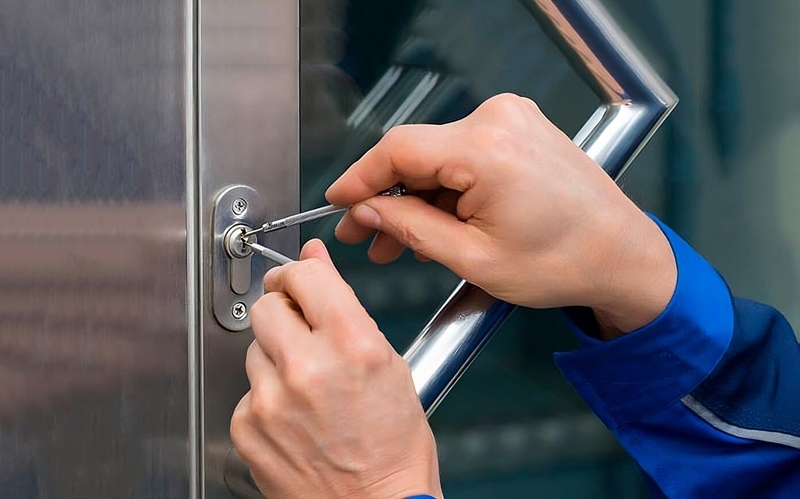 cách lấy chìa khóa bị gãy 6