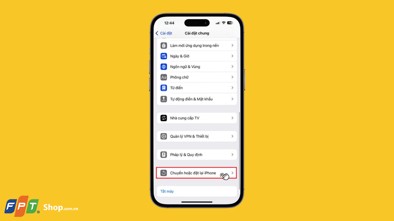Tiếp theo bạn nhấn Chuyển hoặc Đặt lại iPhone và chọn Đặt lại