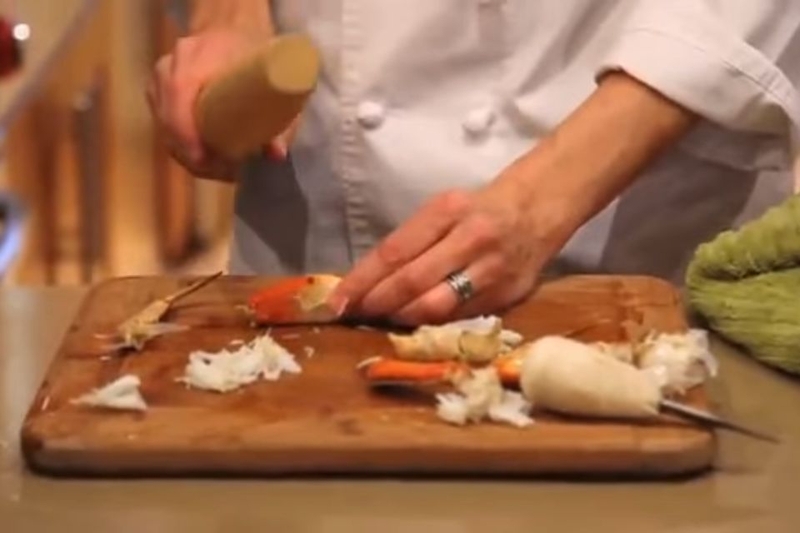 cách lấy thịt cua (ảnh 3)