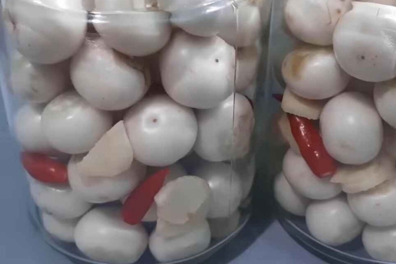 Xếp cà vào hũ