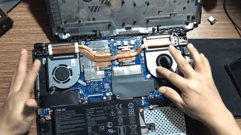Tháo vỏ laptop