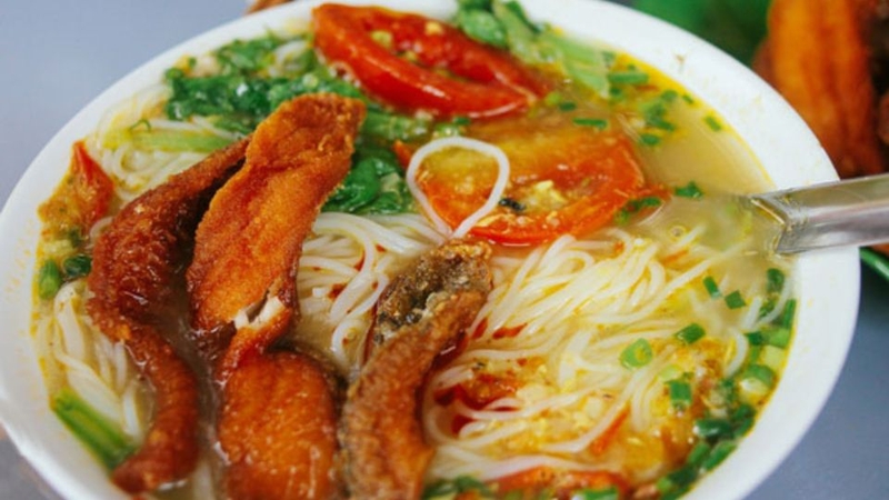 Bước 5: Hoàn thành món bún cá chép
