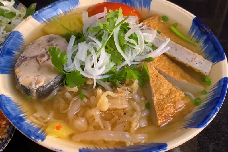 Hoàn thiện món ăn