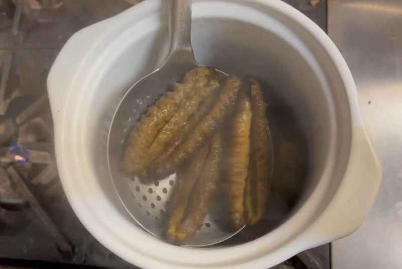 cách nấu hải sâm hầm thuốc bắc 9