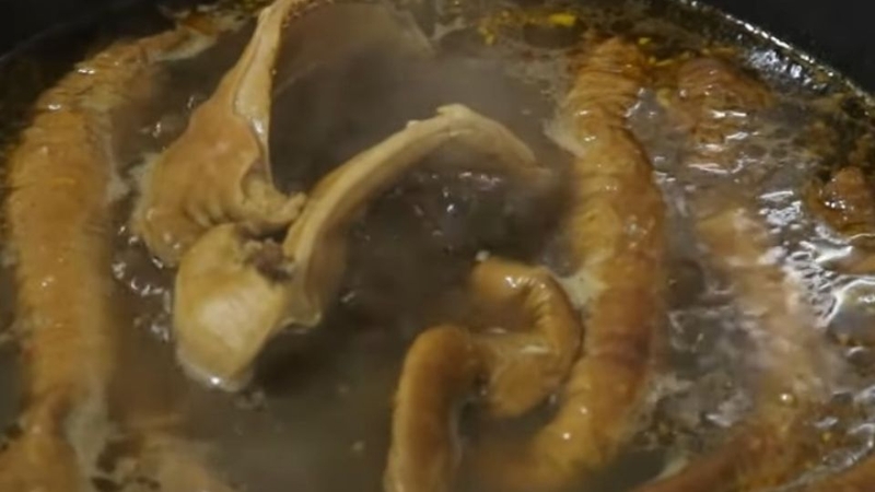 Bước 4: Nấu phá lấu