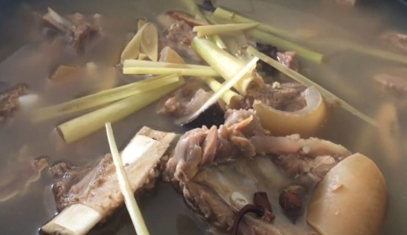 Cách nấu lẩu sườn bò và lẩu xương bò 16