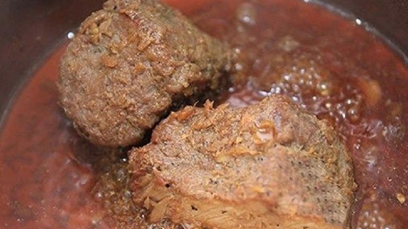 Bước 3: Nấu thịt bung