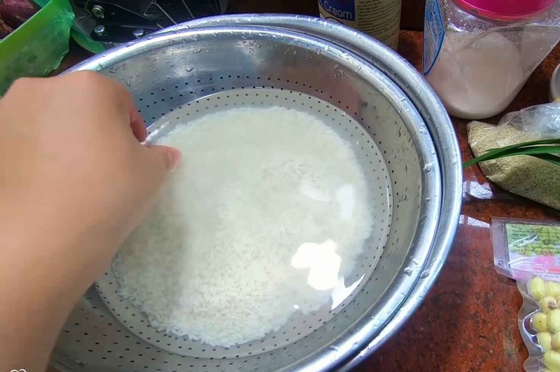 Cách nấu xôi hạt sen dẻo bằng nồi cơm điện