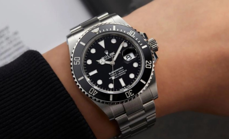 cách nhận biết đồng hồ Rolex chính hãng 18